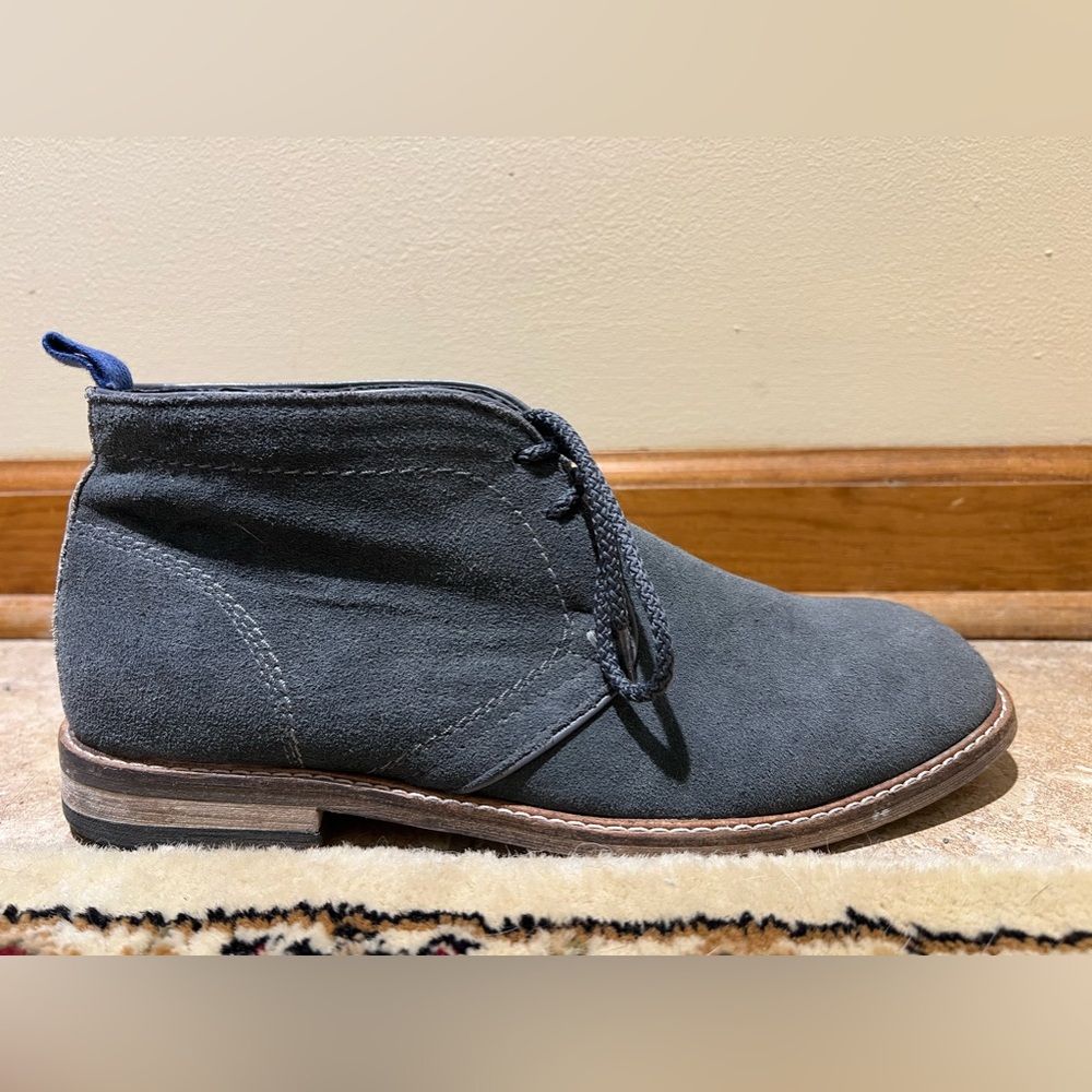 Guess blue suede chukka boots